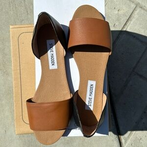 NWT Steve Madden Sz 7 Sandals